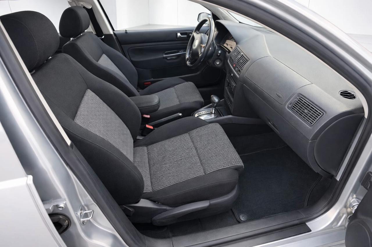 Volkswagen Golf 2002- 1.6B/102 CV AUTOMATICA HIGHLINE 150.000 NEOPATENTATI