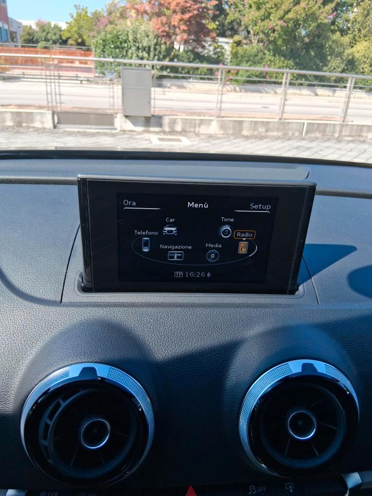 AUDI A3 Cabrio 1.6 TDI diesel Ambition