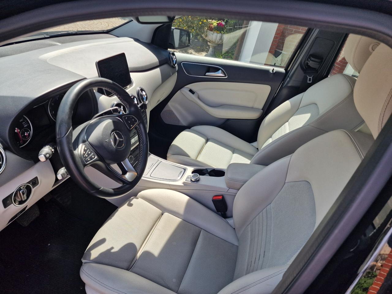 Mercedes-benz B 180 B 180 d Automatic Business