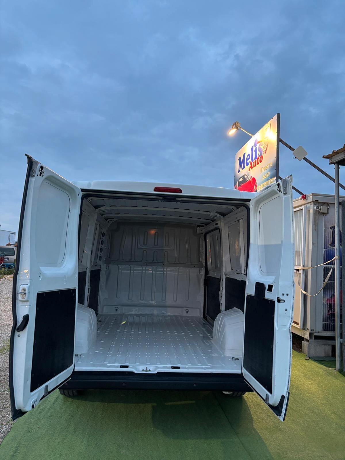 PEUGEOT BOXER FURGONE 3 POSTI DIESEL 2.2 IVA ESPOSTA