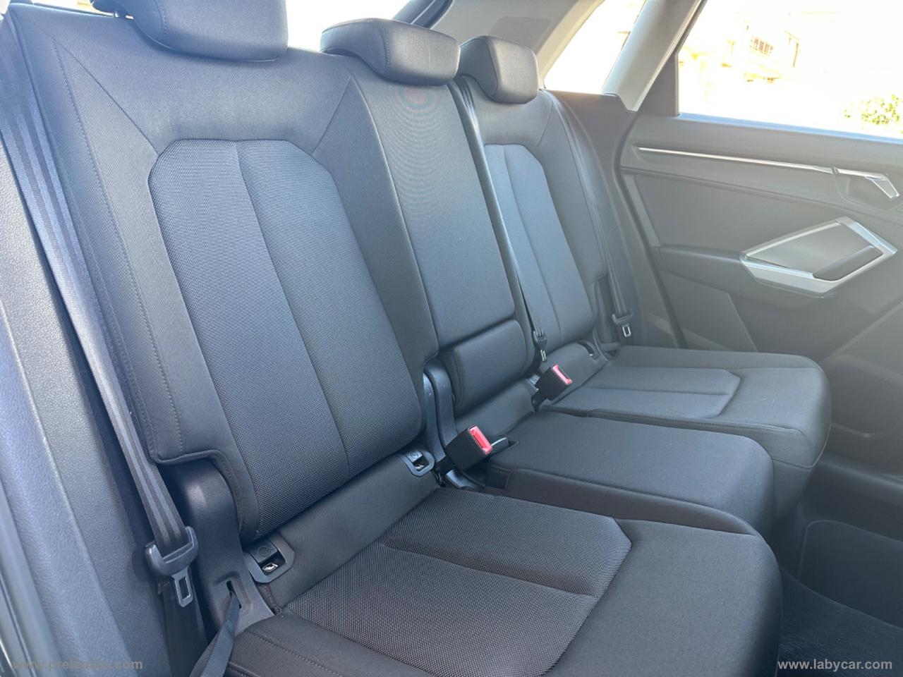 AUDI Q3 35 TDI S tronic Business