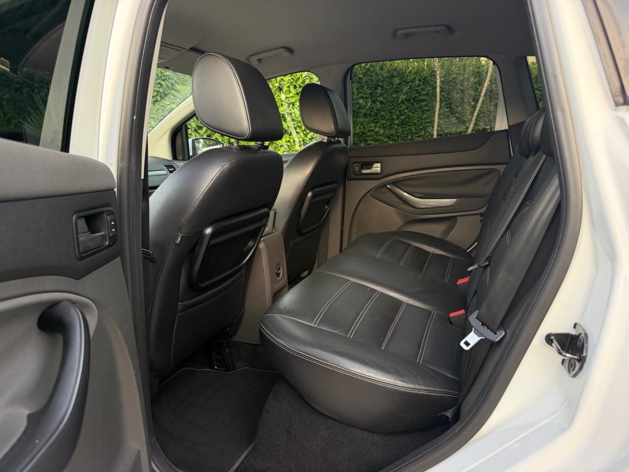 Ford Kuga 2.0 TDCi 163 CV 4WD Titanium