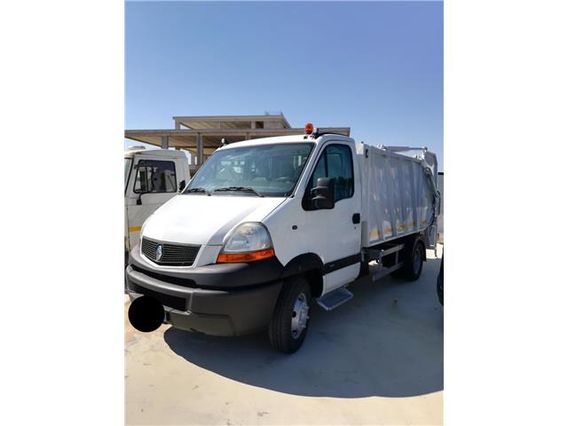 Renault Master con compattatore