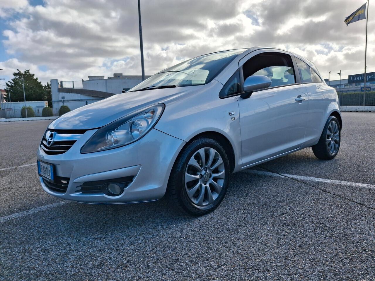 OPEL CORSA 1.2 Benzina Sport**OK NEOPATENTATI**
