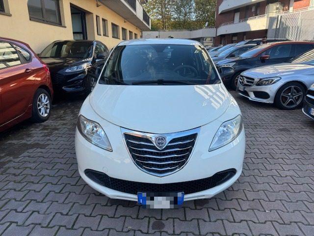 LANCIA Ypsilon 1.2 69 CV 5 porte GPL Ecochic Silver