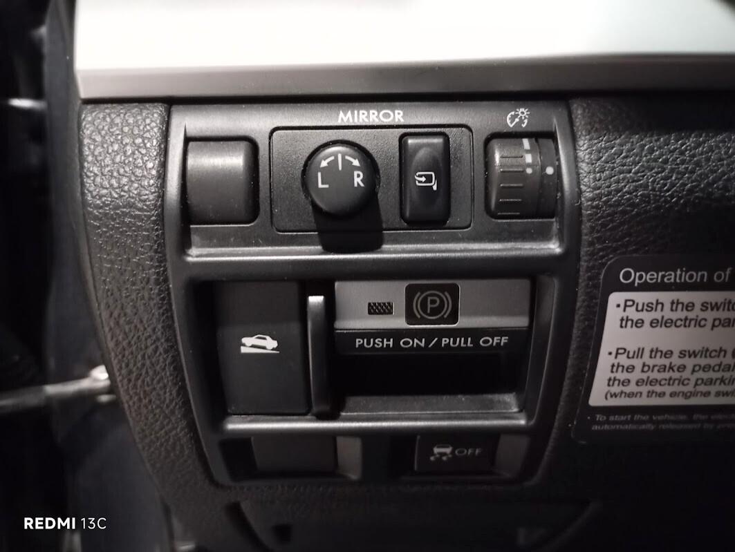 Subaru Legacy del 2013 GPL 2033 GANCIO TRAINO THULE