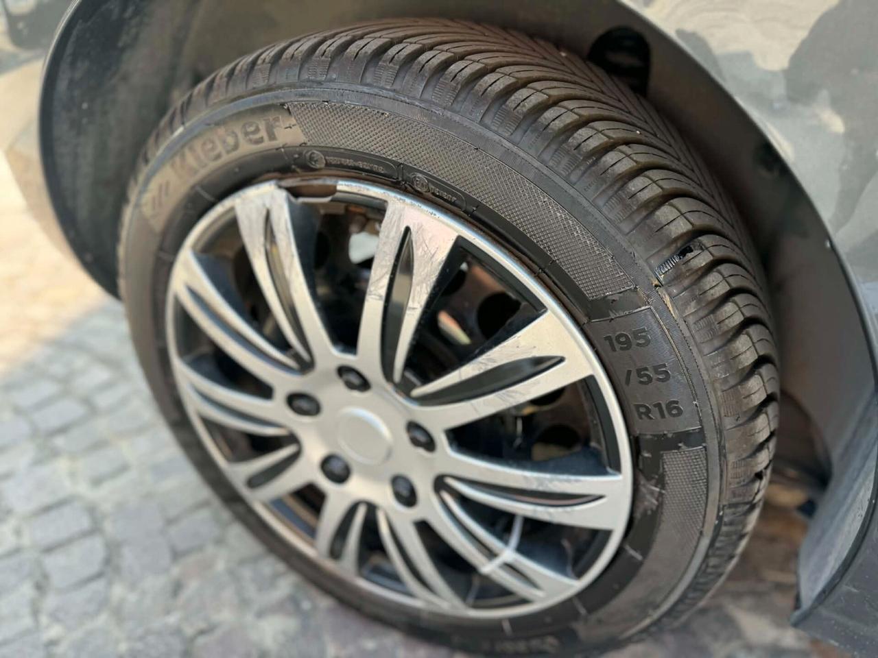 Citroen C3 Picasso 1.4 VTi 95 DeeJay