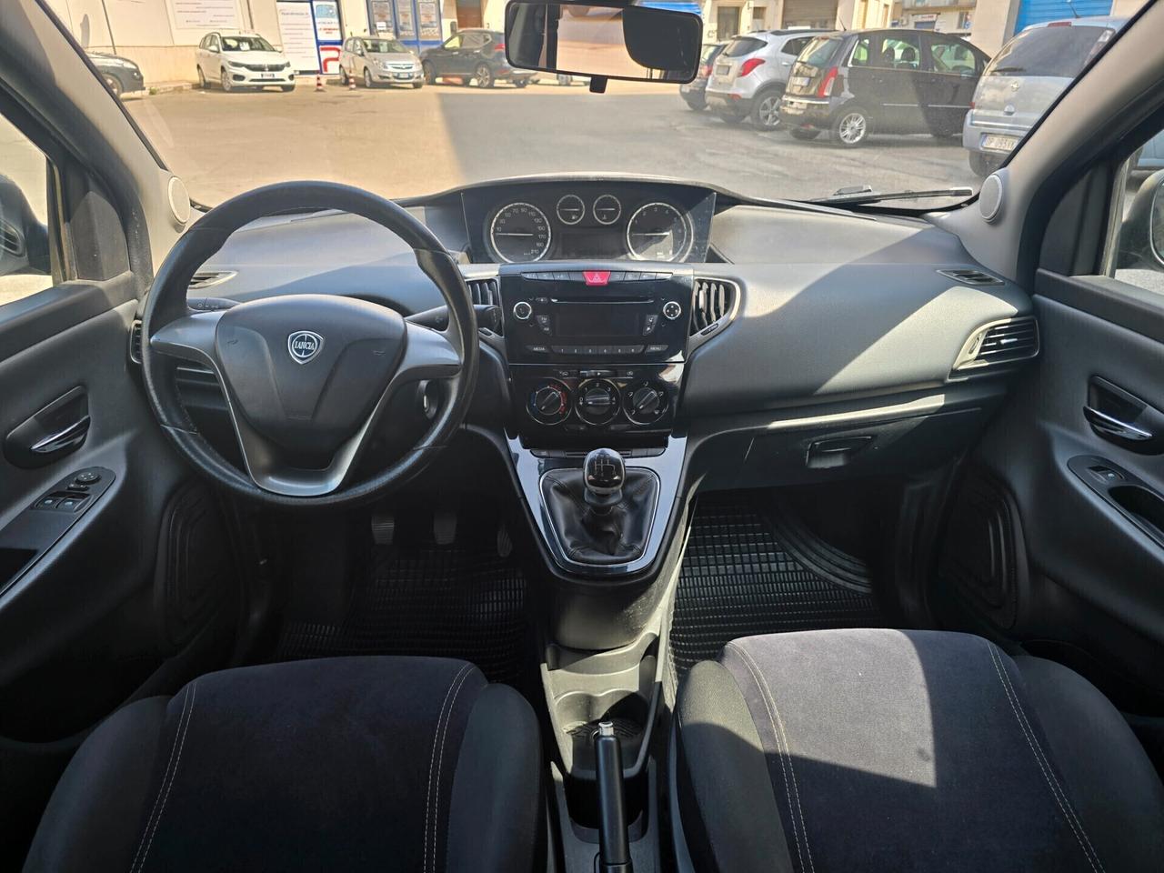 Lancia Ypsilon 1.2 69 CV 5 porte S&S Platinum