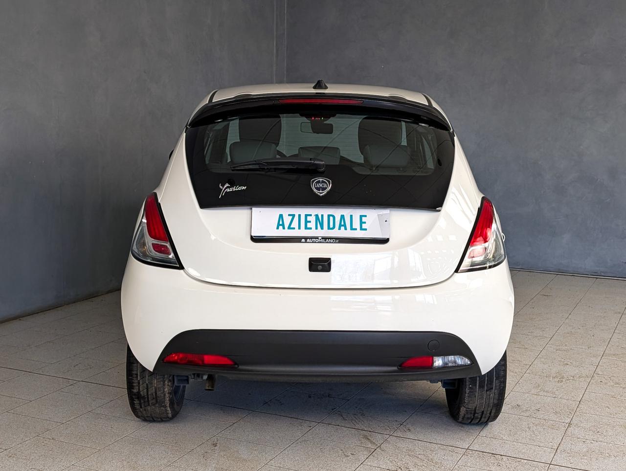 Lancia Ypsilon 1.0 Hybrid 70cv Gold