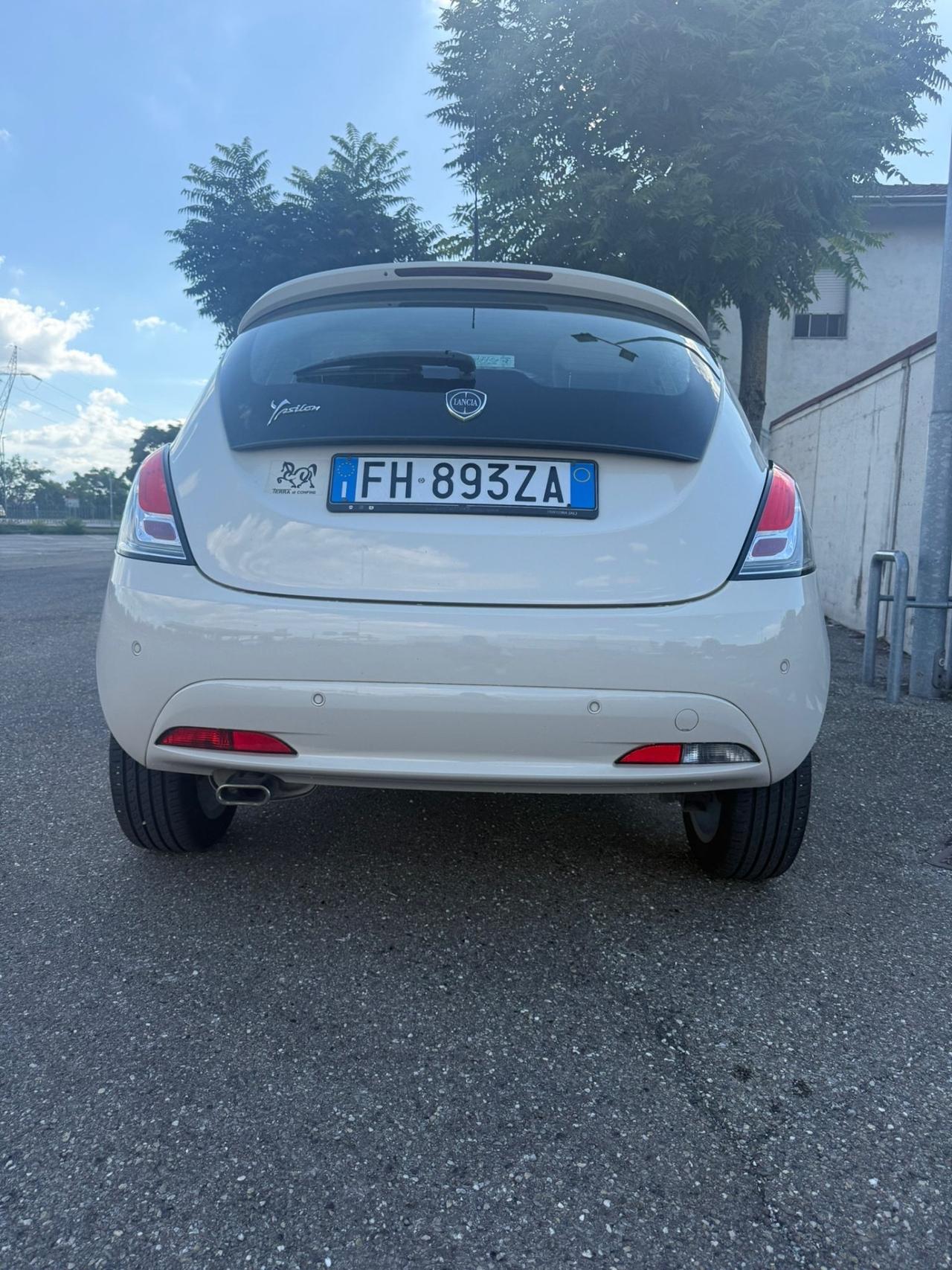 Lancia Ypsilon 1.3 MJT 16V 95 CV 5 porte PLATINUM