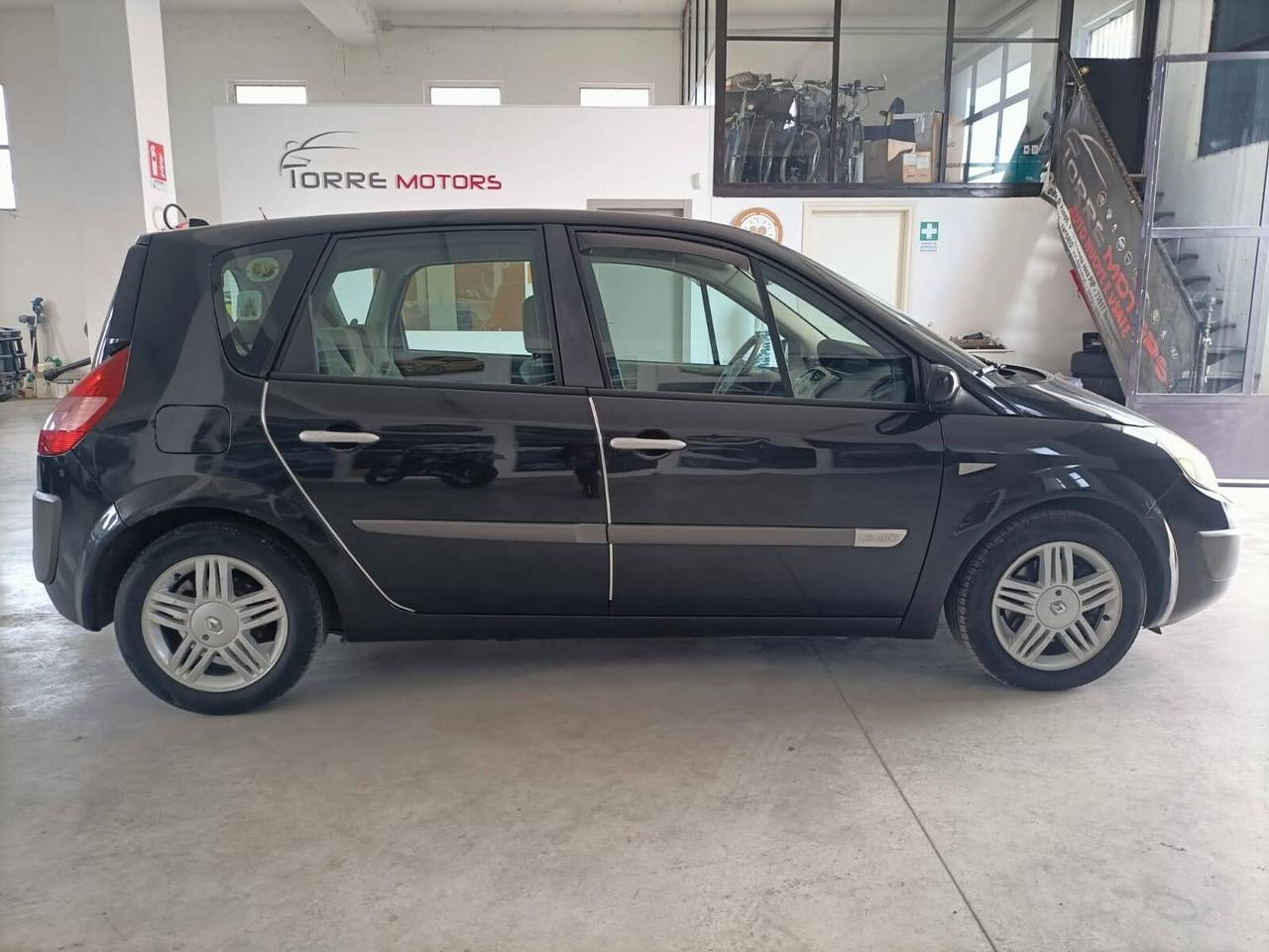 Renault Scenic Grand Scénic 1.9 dCi Luxe Dynamique 04/2004
