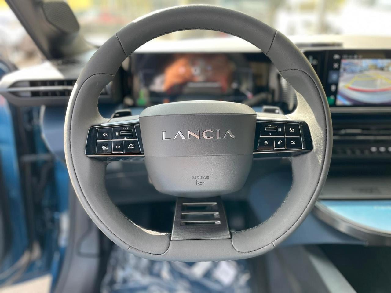 Lancia Ypsilon Hybrid e-DCT Edizione Cassina