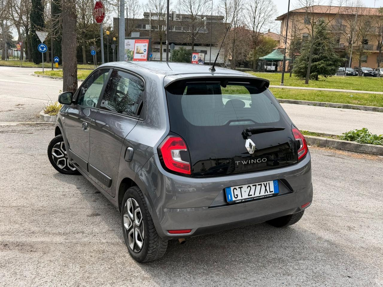 Renault Twingo SCe 65 CV Equilibre La Parisienne