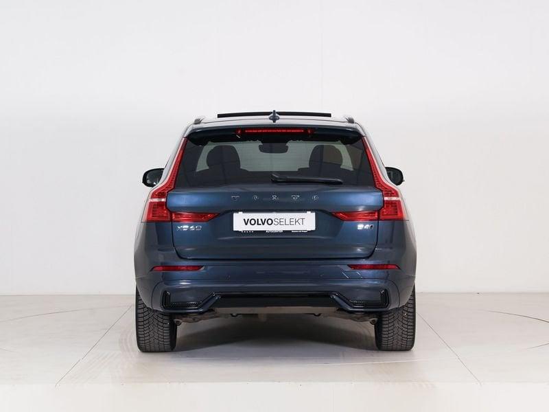 Volvo XC60 B4 (d) AWD automatico Ultimate Dark