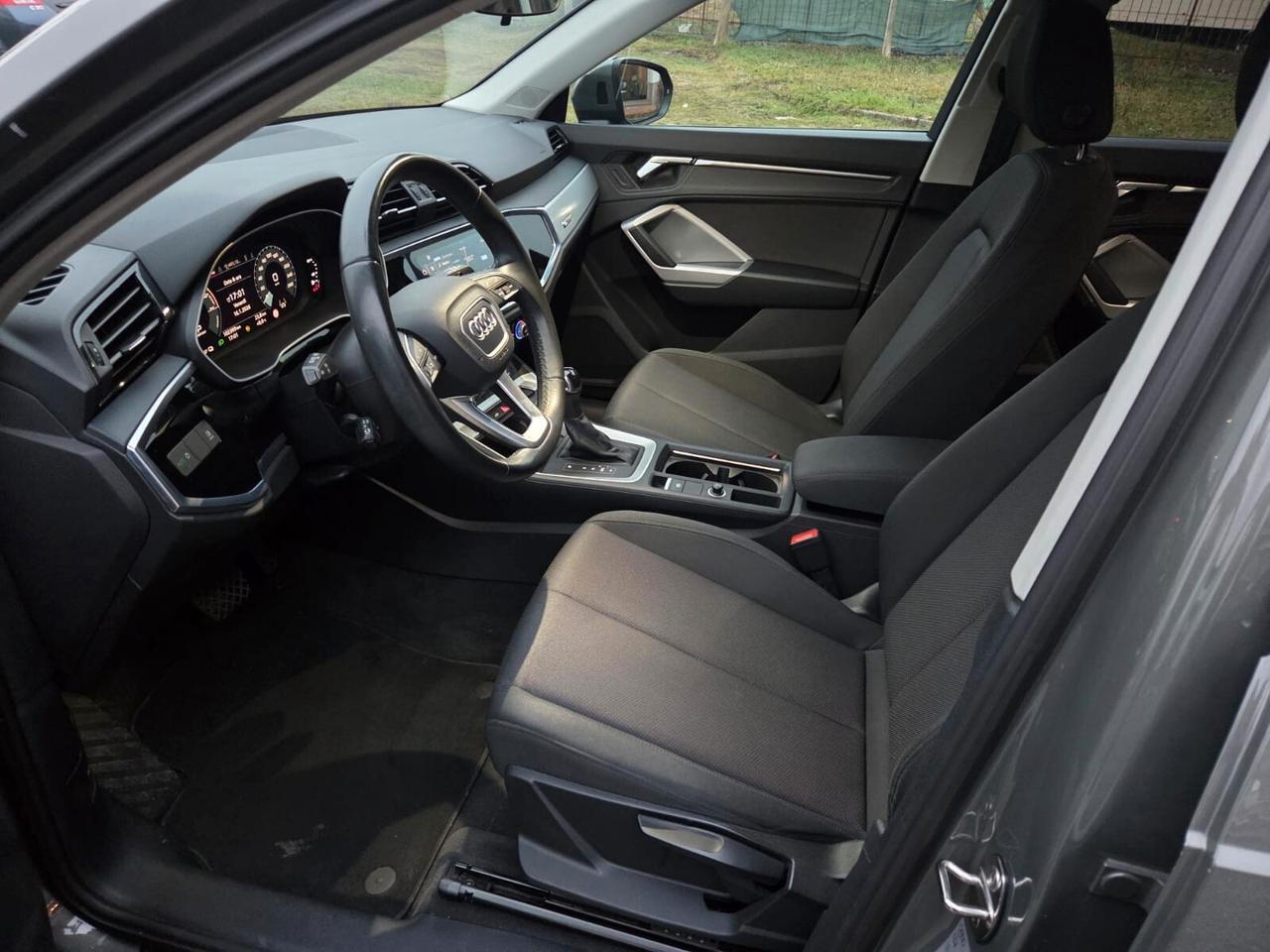 Audi Q3 45 TFSI e S tronic Hybrid