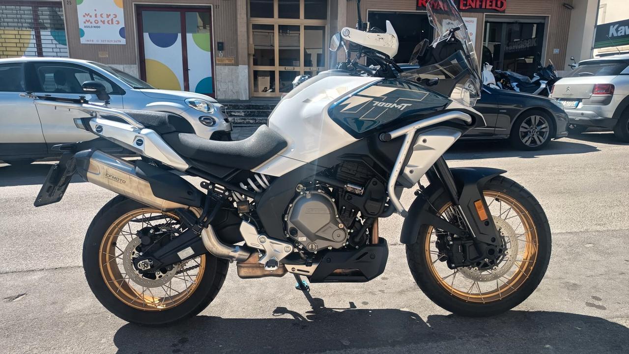 Cf Moto 700MT
