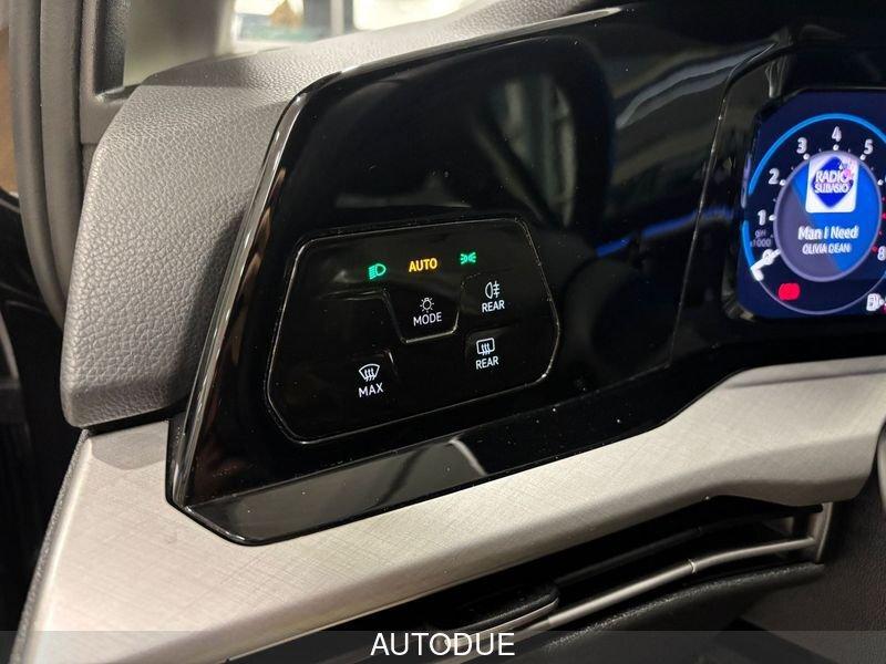 Volkswagen Golf VIII 2020 1.0 tsi evo Life 110cv