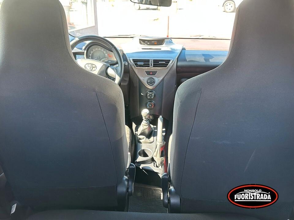Toyota iQ 1.0 Sol Bianco perla tetto nero Lucido