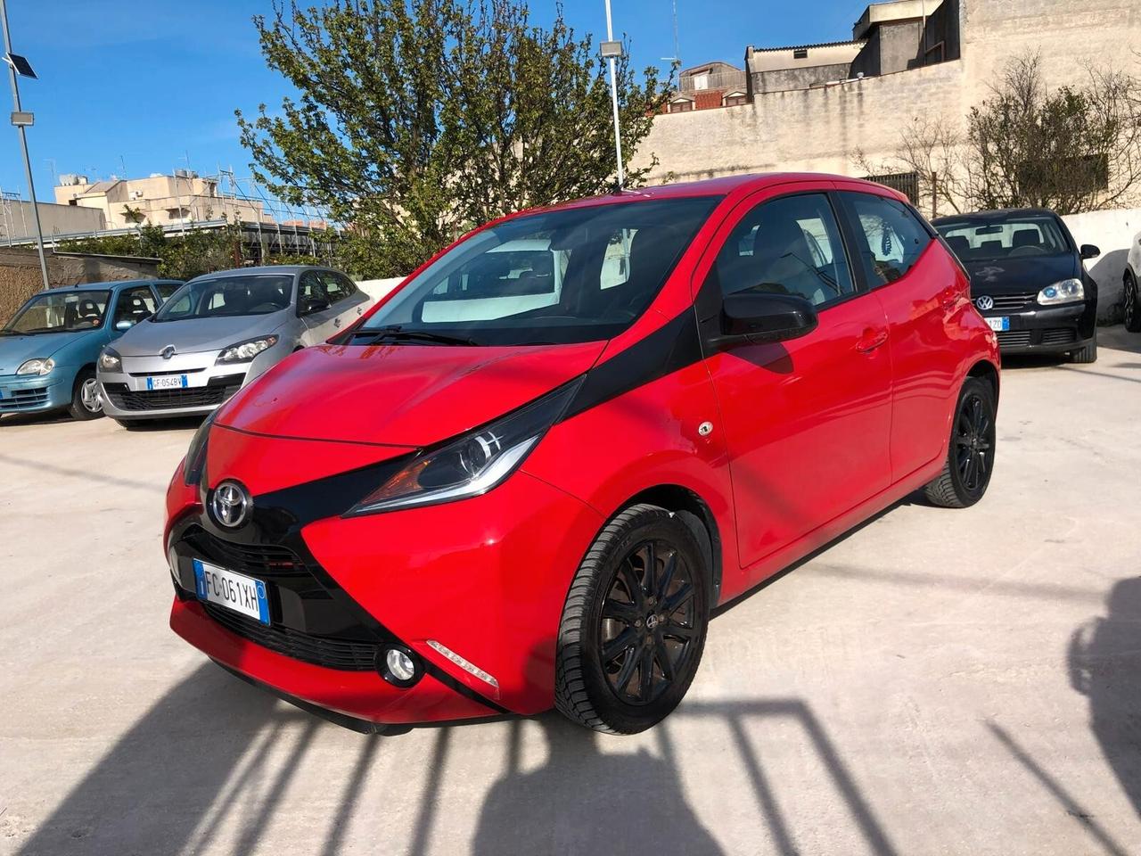 TOYOTA AYGO 1.0 X-PLAY - 2016