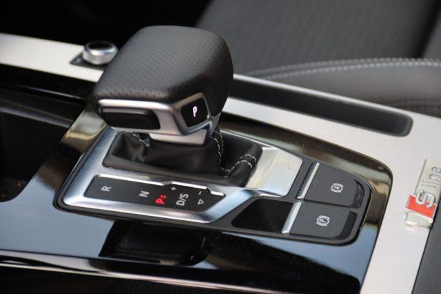 AUDI Q5 40 TDI 204 CV quattro S tronic Identity Black