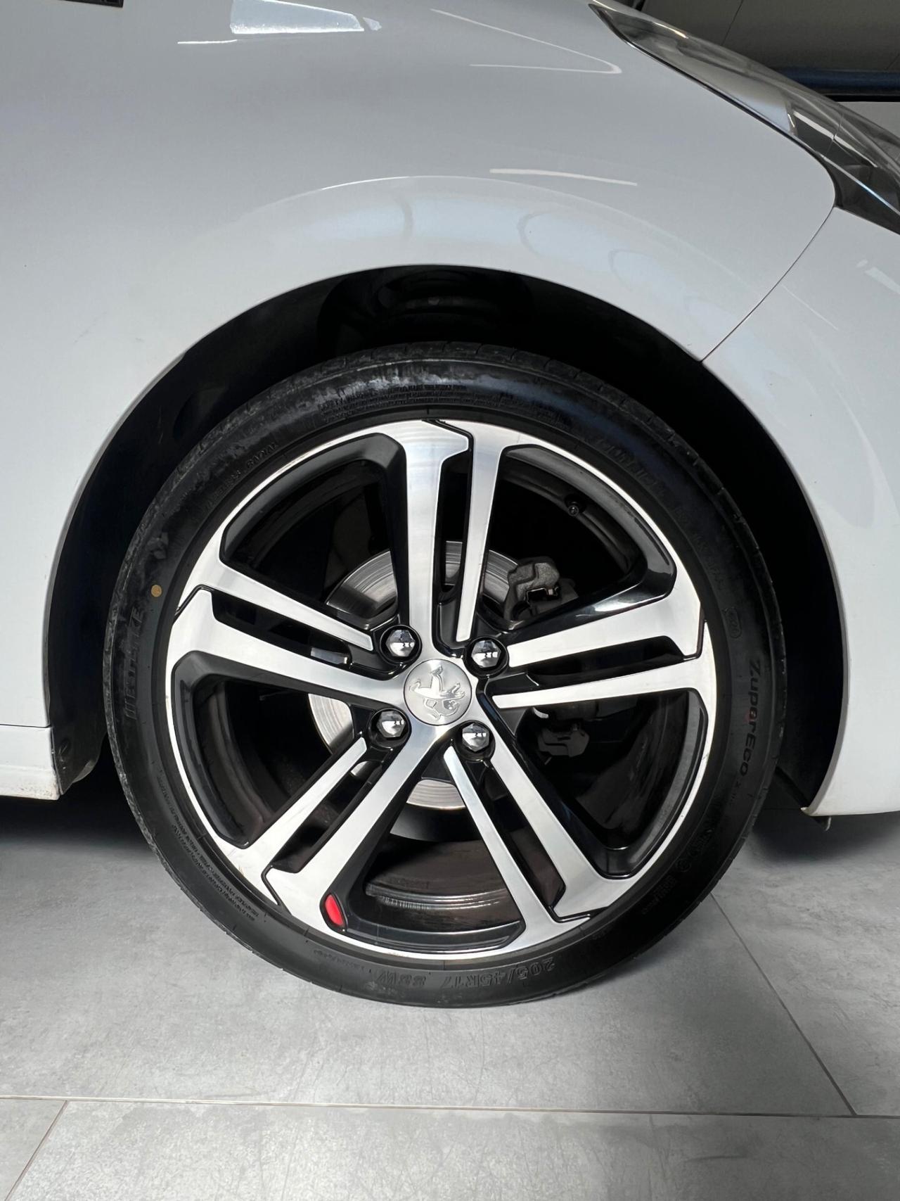 Peugeot 208 BlueHDi 100 3 porte GT Line