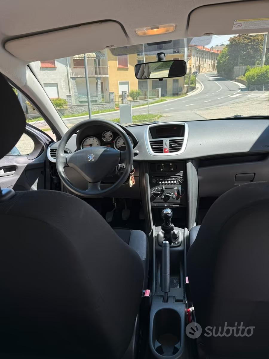 Peugeot 207 neopatenati