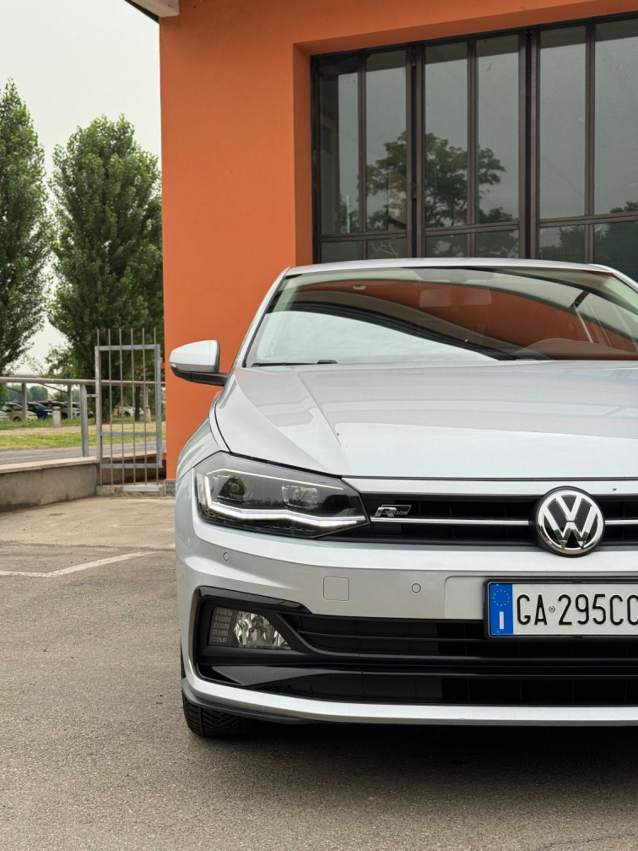 Volkswagen Polo 1.0 TGI 5p. R Line si neopatentati