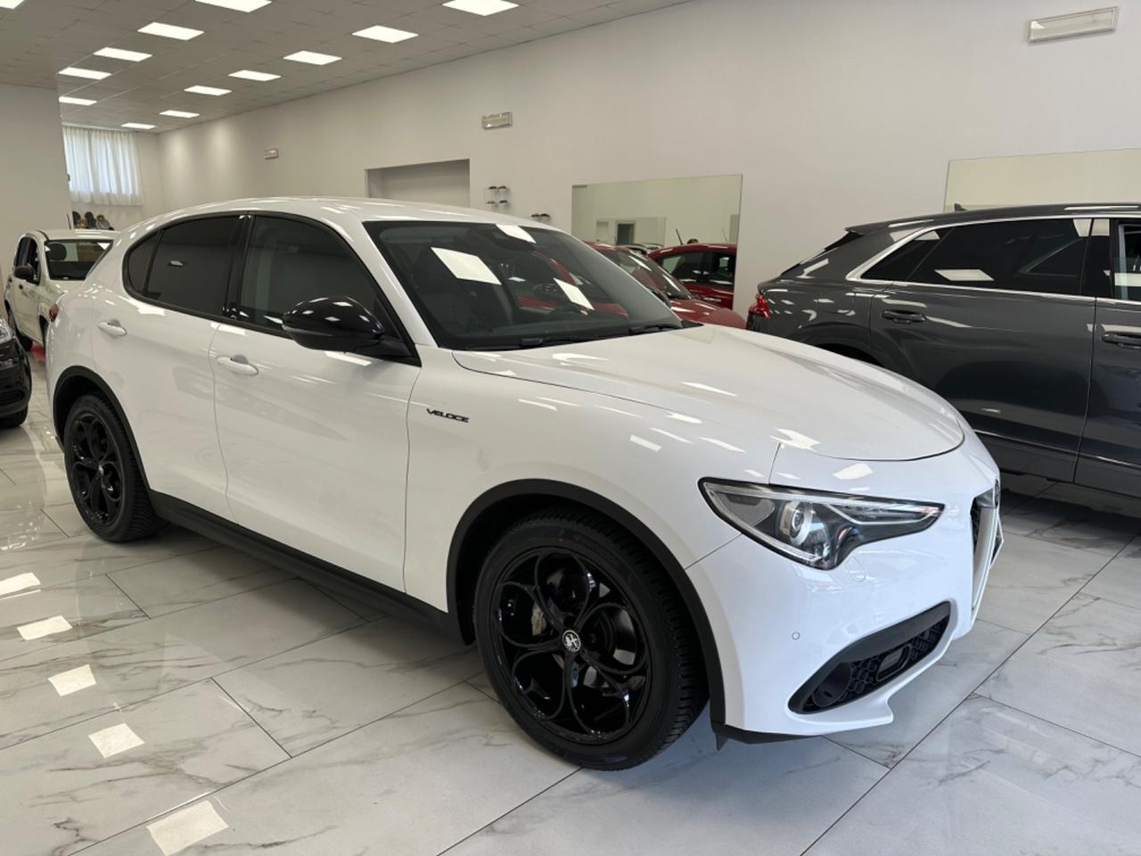 Alfa Romeo Stelvio 2.2 Turbodiesel 180 CV AT8 RWD Business