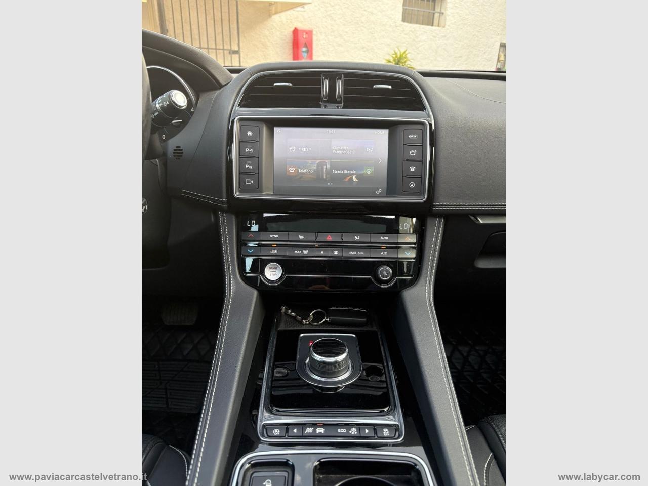 JAGUAR F-Pace 2.0 D 180 CV AWD aut. Portfolio