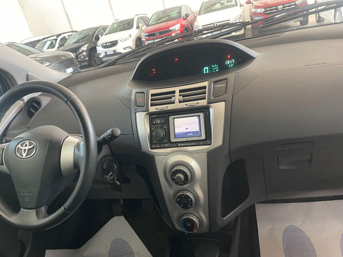 TOYOTA - Yaris - 1.3 5p. Navi