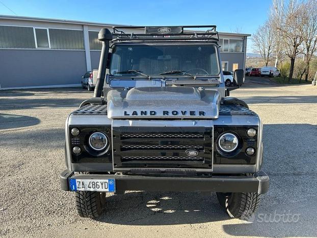 LAND ROVER - Defender - 110 2.5 Td5 S.W. SE