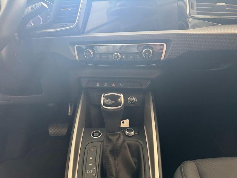 Audi A1 Sportback 30 1.0 tfsi Identity Black 116cv s-tronic