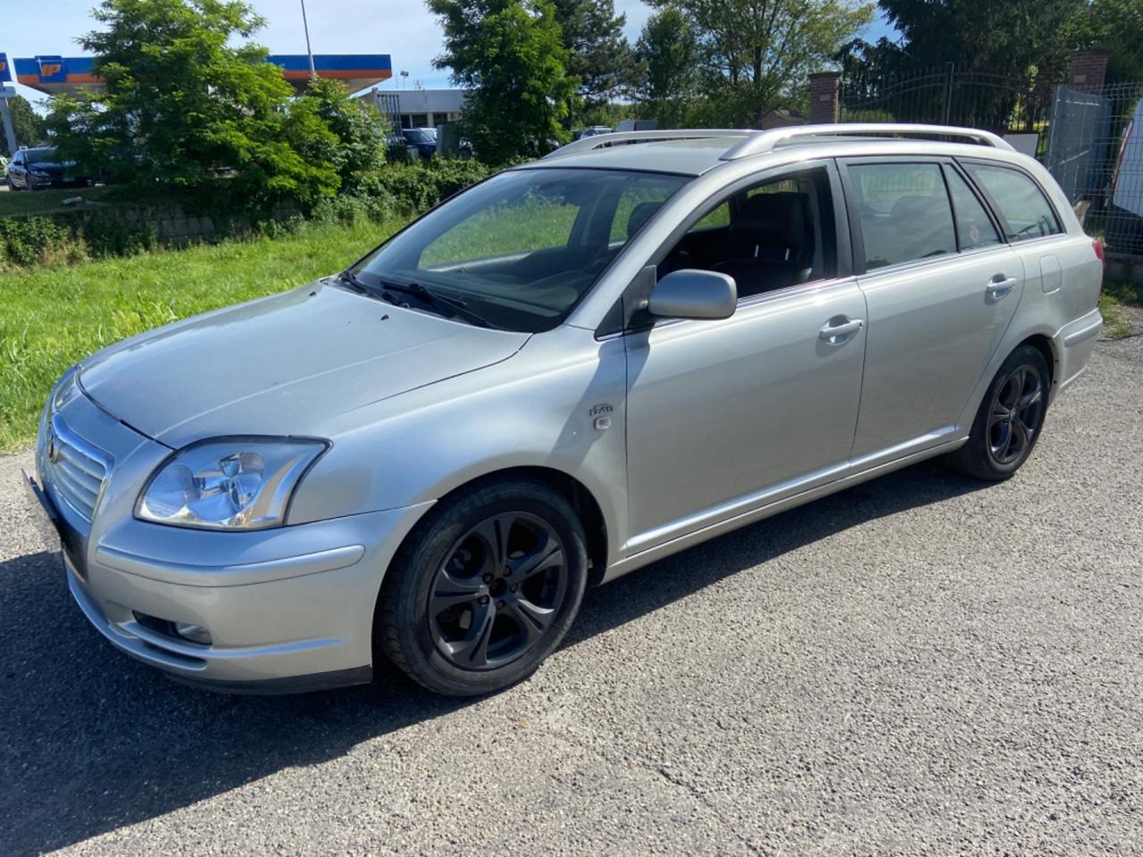 Toyota Avensis 2.0 D-4D 16V Station Wagon