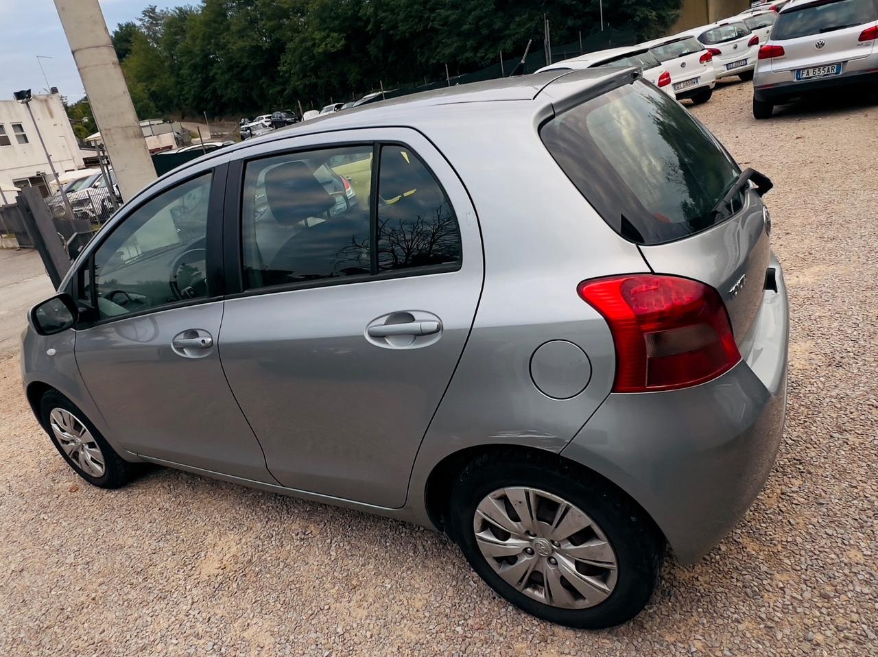 Toyota Yaris 1.0 5 porte