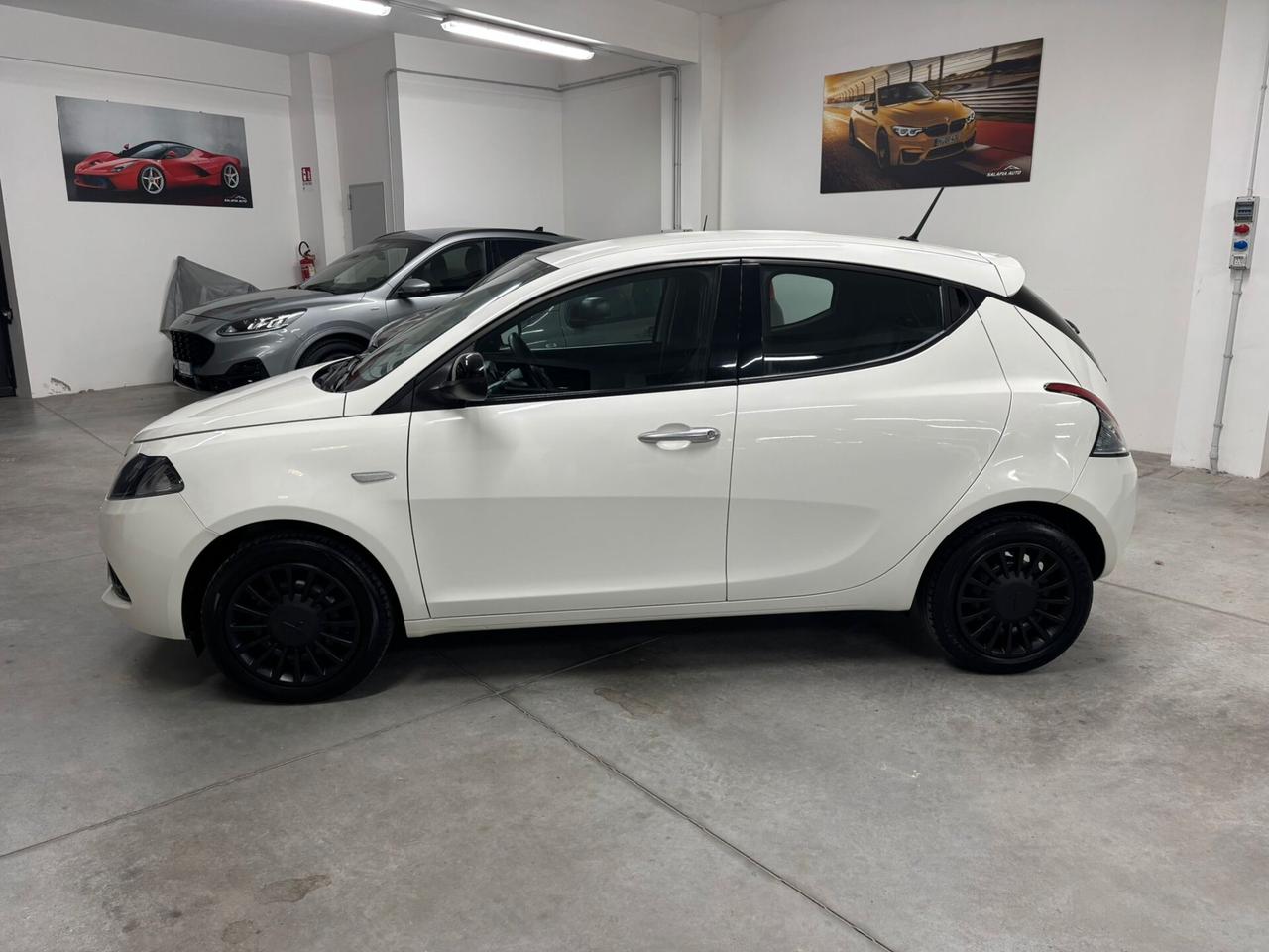 Lancia Ypsilon 1.0 FireFly 5 porte S&S Hybrid Silver Plus