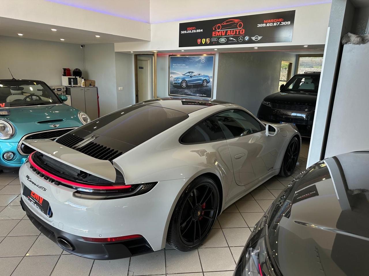 Porsche 911 Carrera 4 GTS