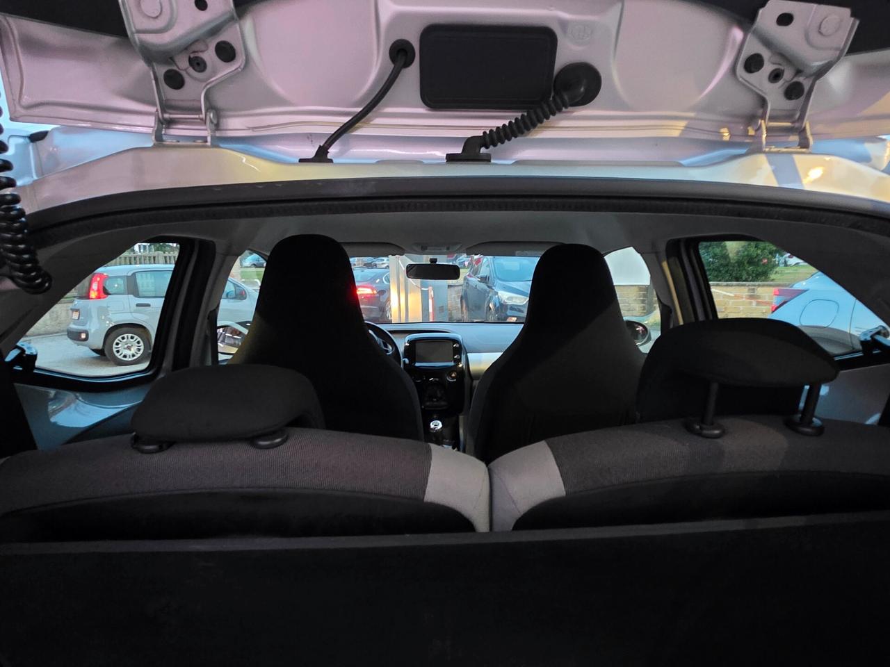 Toyota Aygo 1.0 VVT-i 69 CV 5 porte x-play