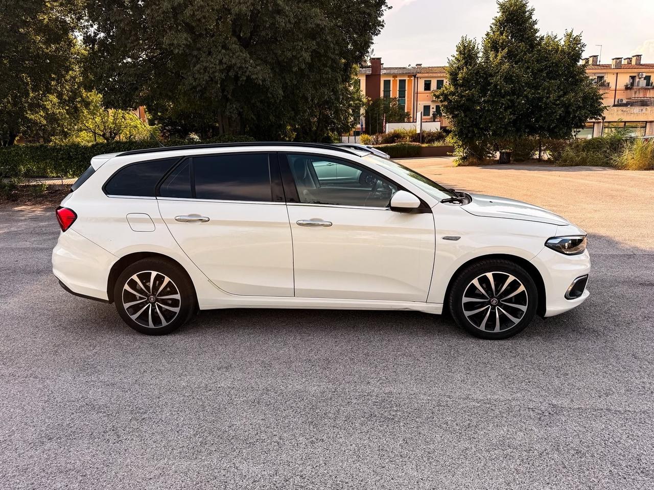 Fiat Tipo 1.6 Mjt S&S SW Lounge