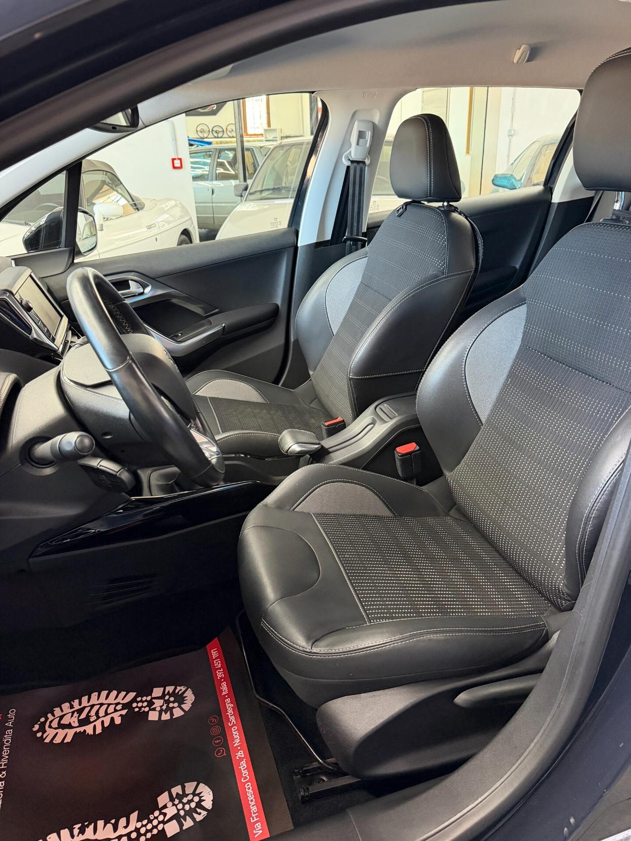 Peugeot 2008 BlueHDi 100 S&S Allure
