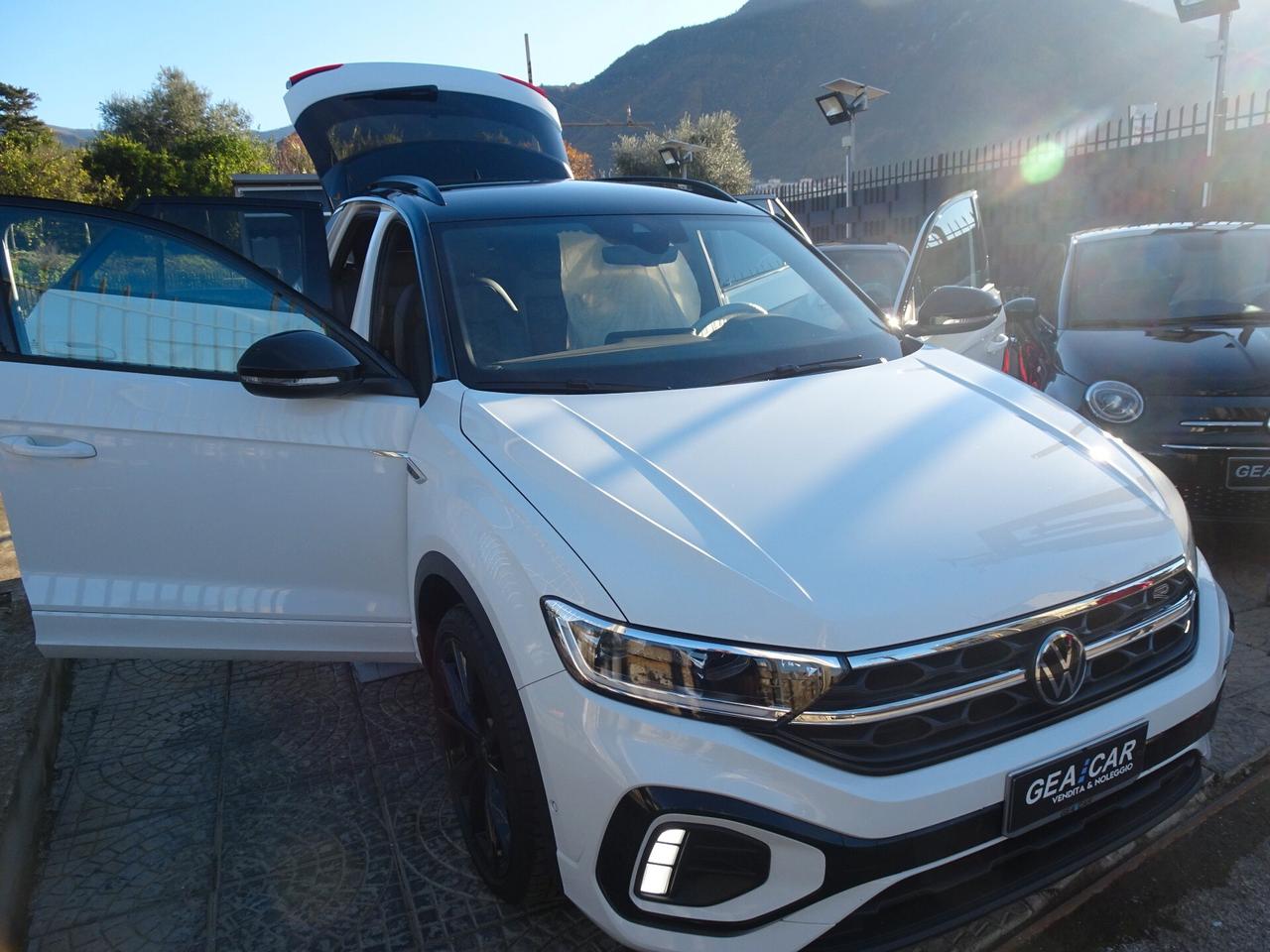 VOLKSWAGEN T-ROC R-LINE