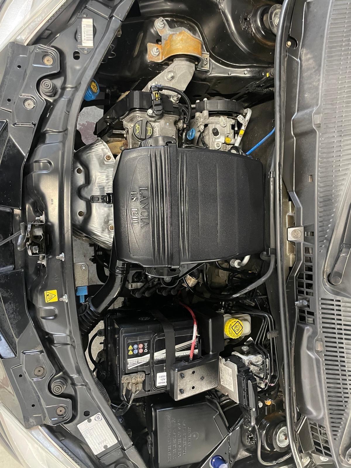 Lancia Ypsilon 1.2 16V Oro