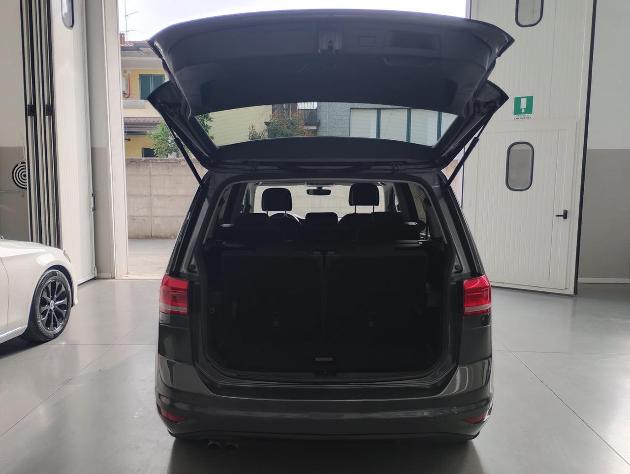 Volkswagen Touran 2.0 TDI 150 CV SCR DSG Executive BlueMotion Tech.