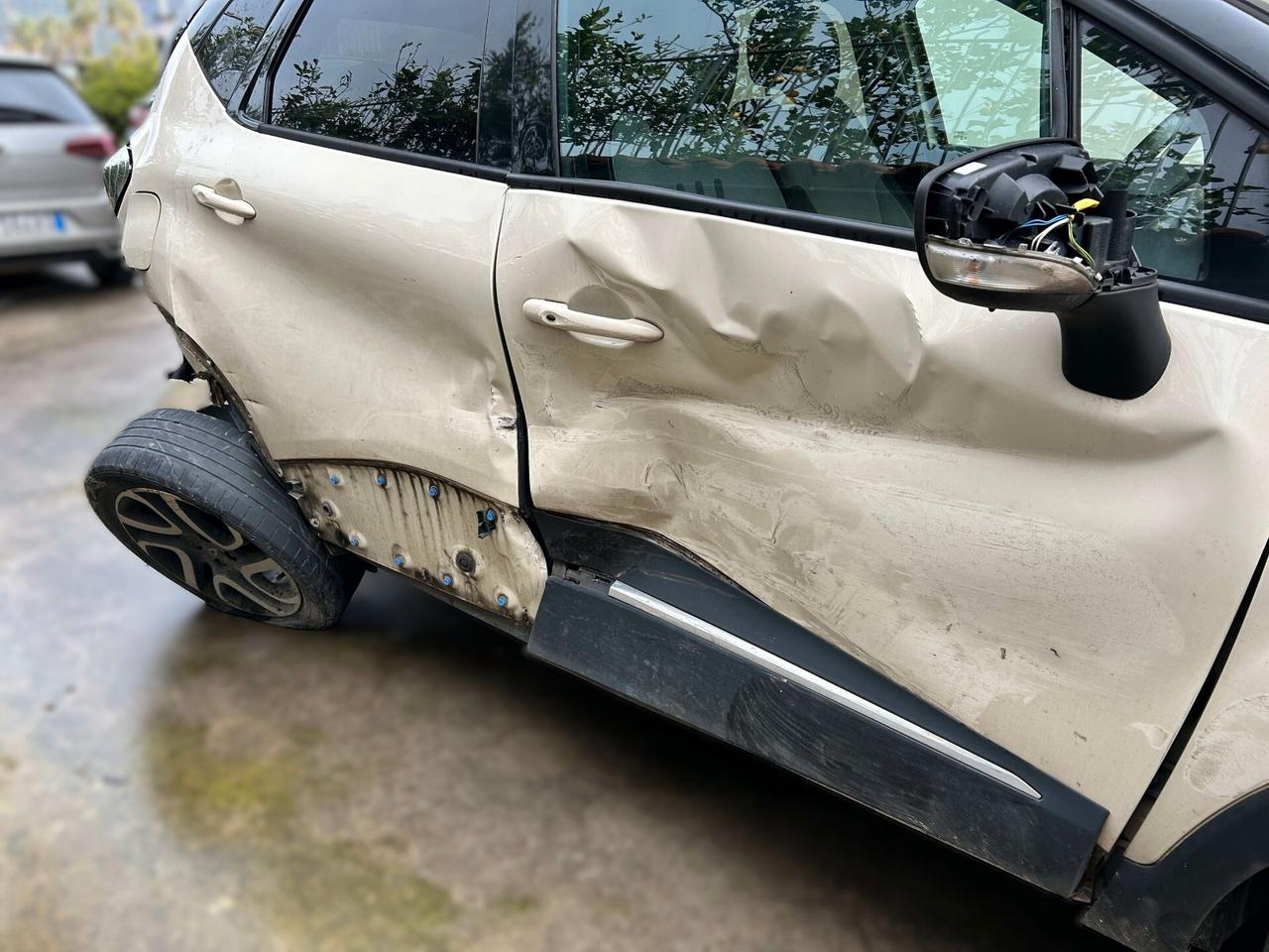 Renault Captur 1.5 dCi 90CV - 2015 Incidentata