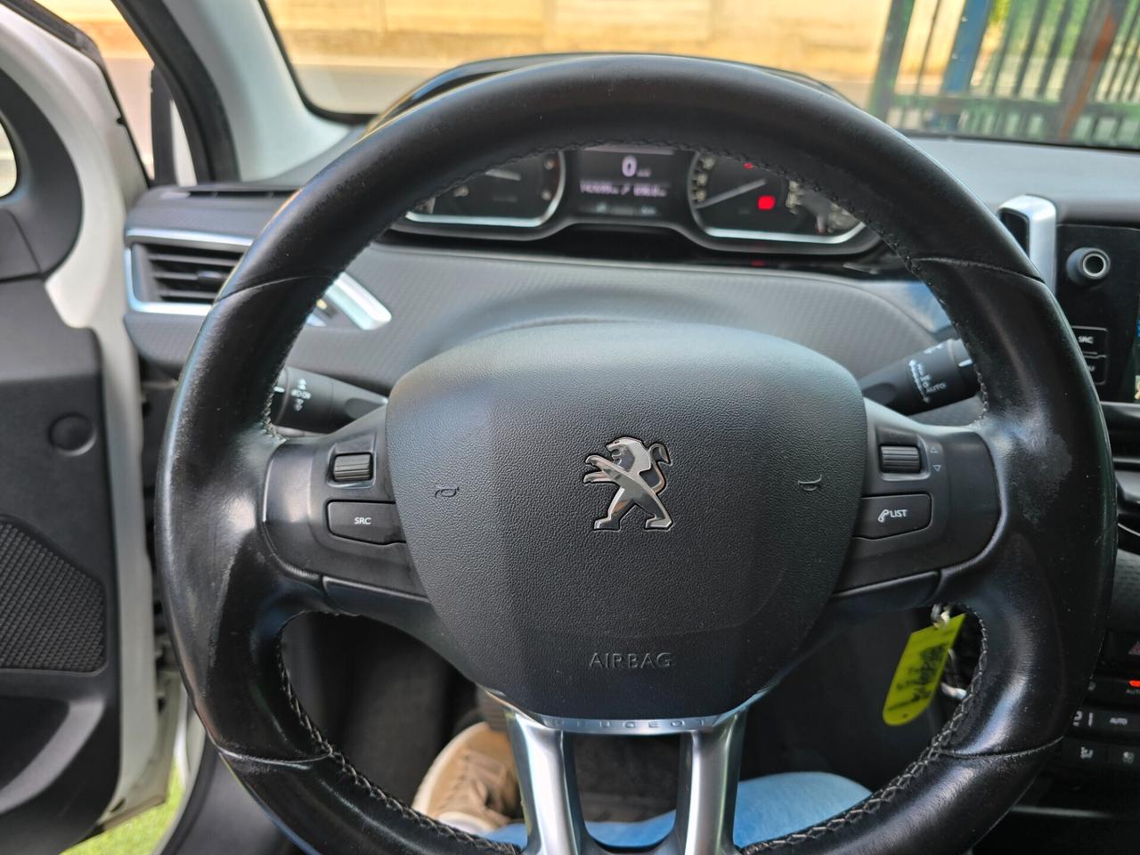 Peugeot 208 1.6HDI 100CV Allure EURO6-2015