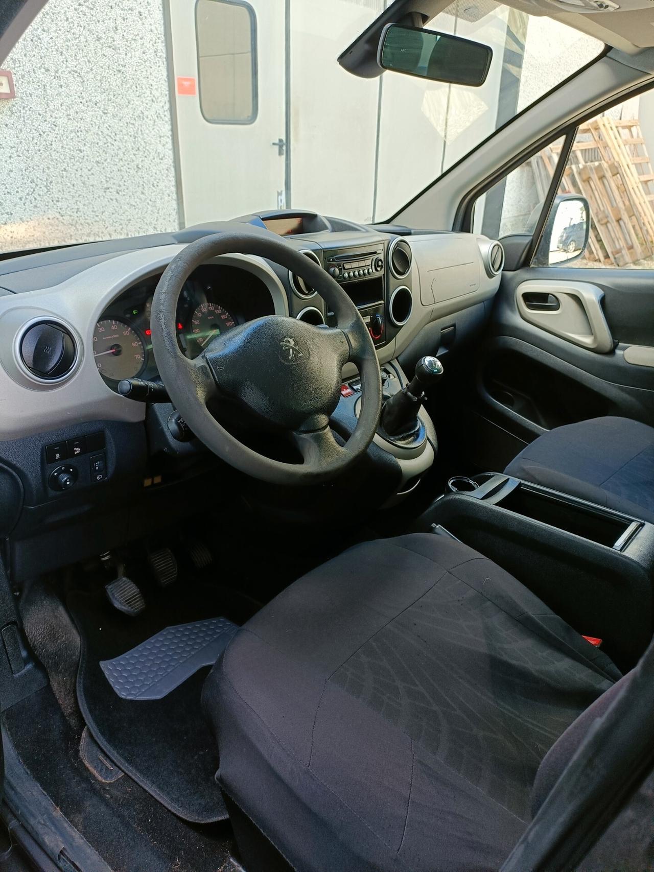 Peugeot Partner Tepee BlueHDi 100 Outdoor