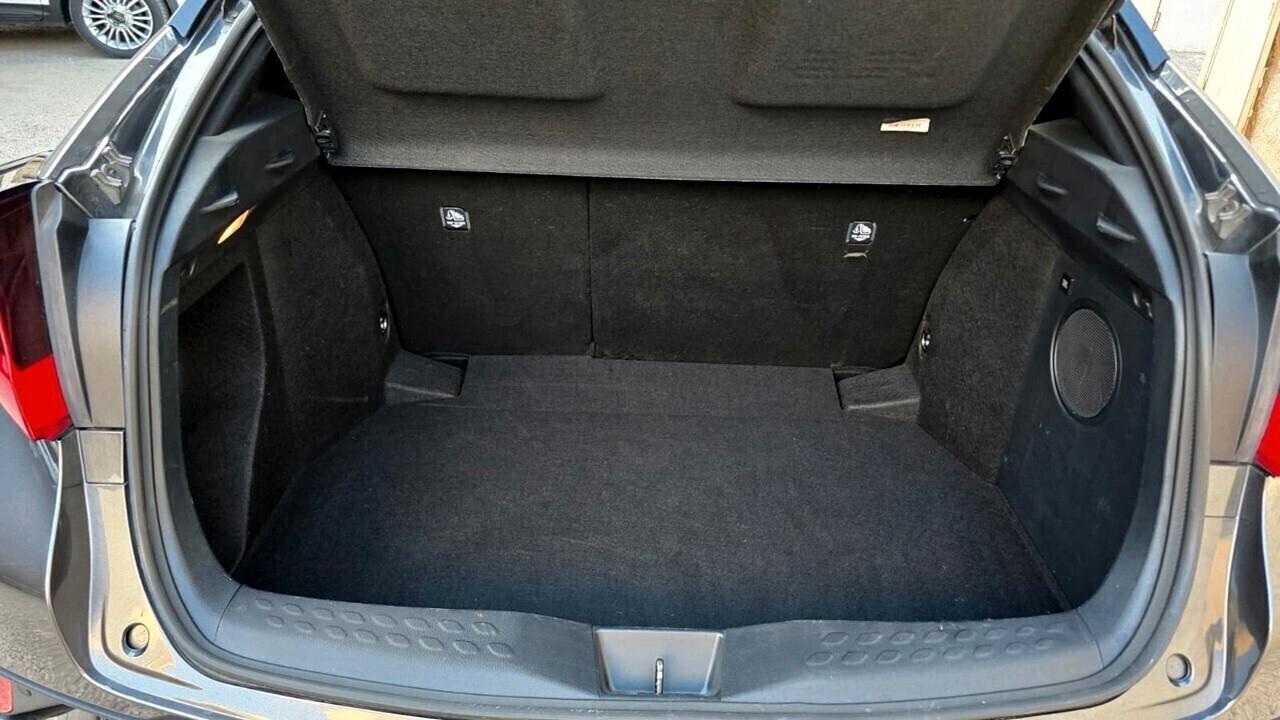 Toyota C-HR 1.8 Hybrid E-CVT Lounge