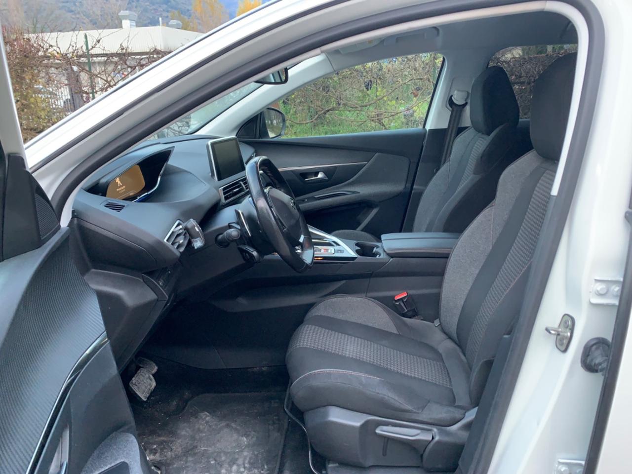 Peugeot 3008 BlueHDi 130 S&S EAT8 Allure