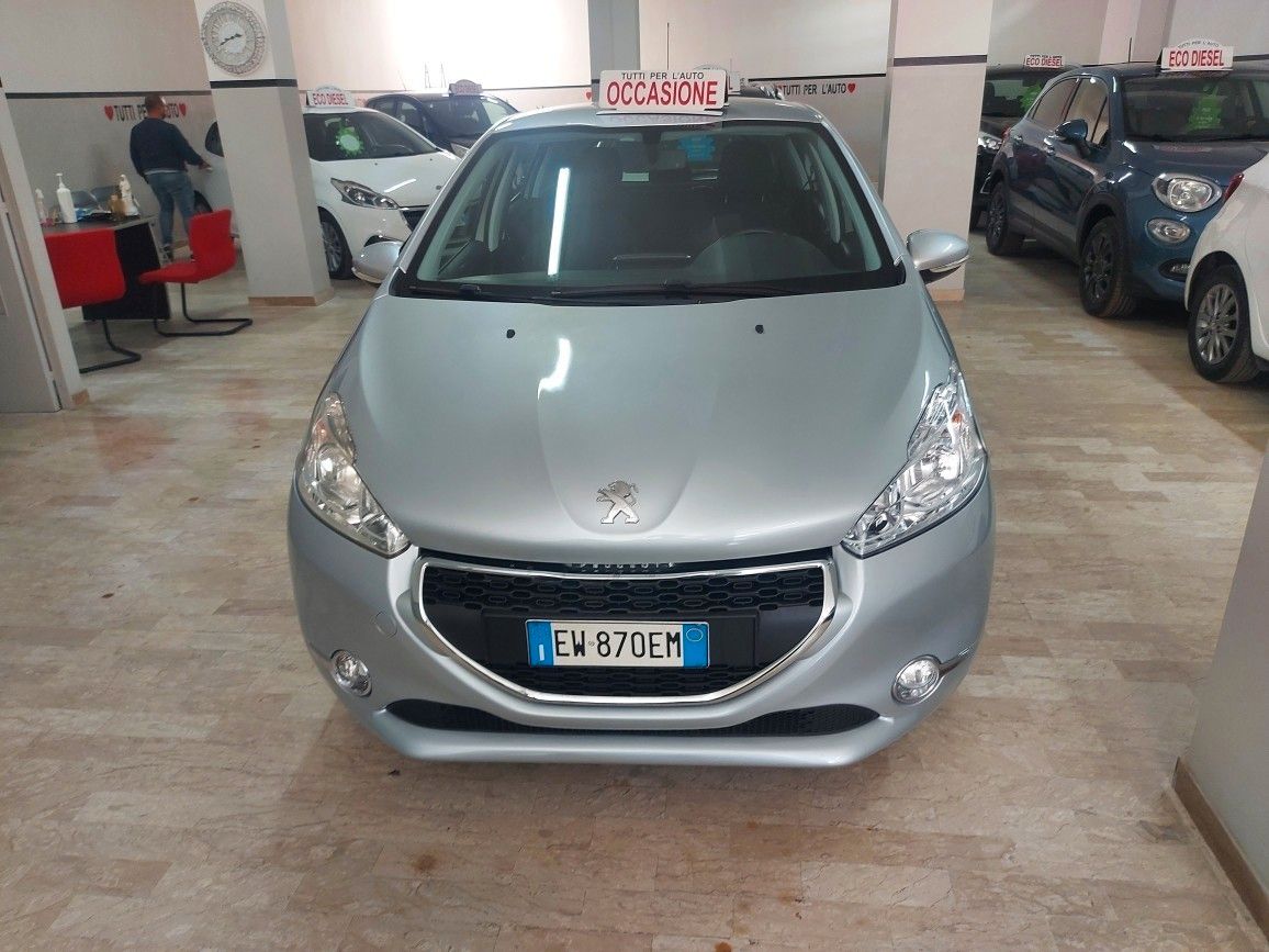 Peugeot 208 1.4 HDi 68 CV 5 porte - 2014