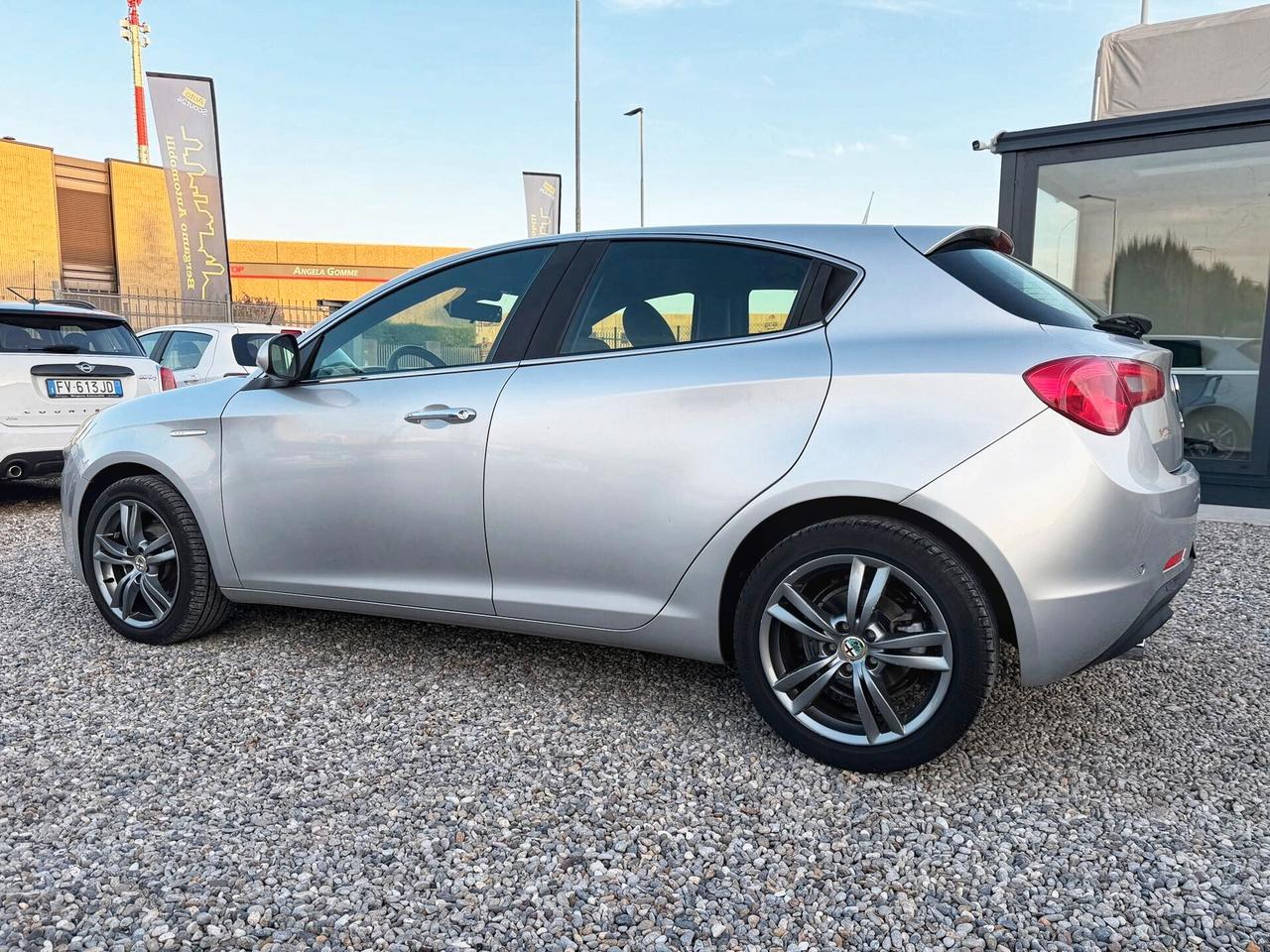 Alfa Romeo Giulietta 1.6 JTDm-2 105 CV SENSORI PDC CRUISE OK NEOPATENTATI