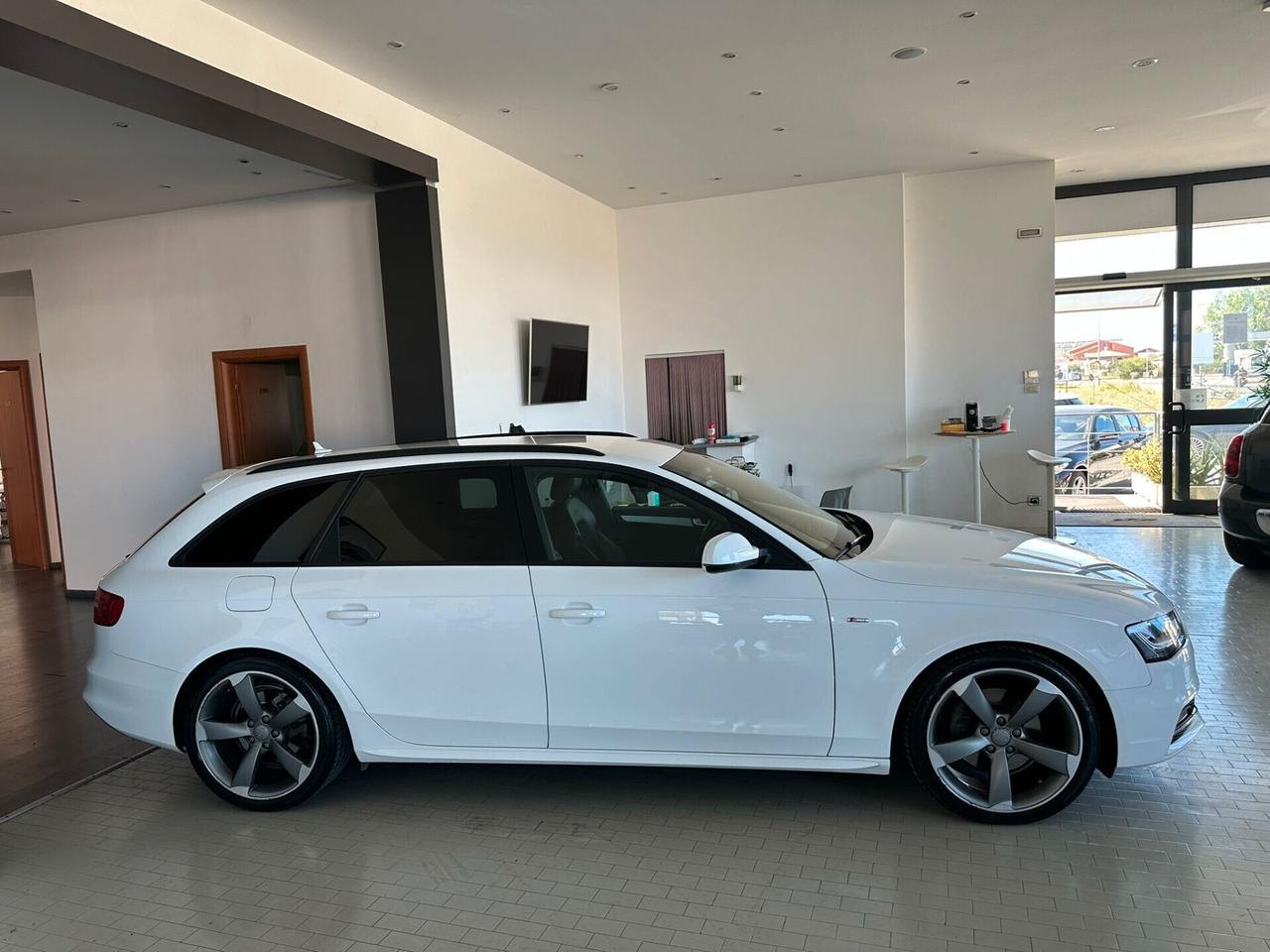 Audi A4 Avant 2.0 TDI 177CV quattro Business Plus S-LINE AUTOMATICA